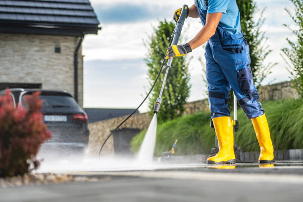 Best Sidewalk and Walkway Cleaning  in Loma Ri, CA